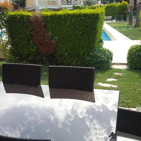 Villa Pool Front Lux Tripleks